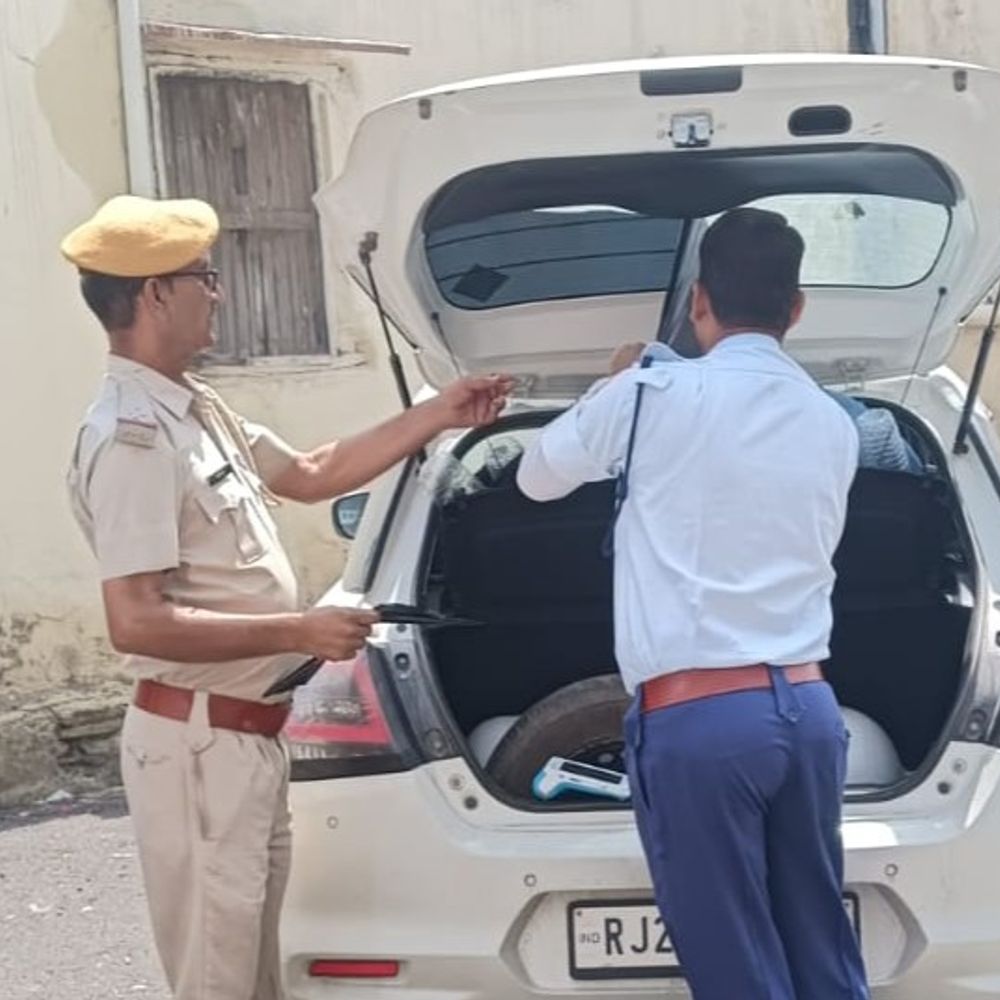 सड़क-सुरक्षा-महाअभियान: 12दिनों में 1 लाख से अधिक वाहनों पर कार्रवाई:ब्लैक फिल्म और अवैध मॉडिफिकेशन पर सबसे बड़ा शिकंजा