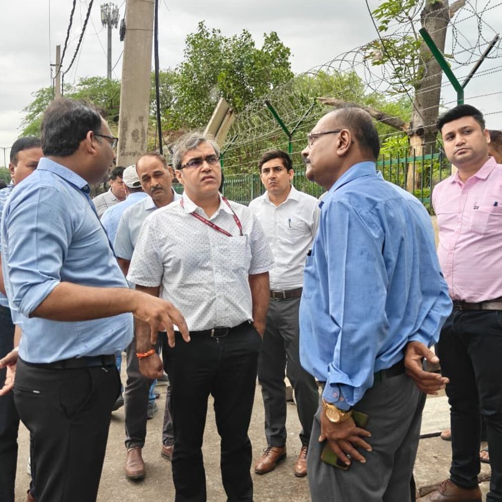 दिल्ली नगर निगम आयुक्त ने लिया विकास कार्यों का जायजा:मानसून से पहले जलभराव रोकने के लिए दिए निर्देश, बोले- लापरवाही अफसरों पर होगी कार्रवाई