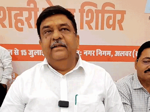 अलवर में अतिक्रमण हटाओ अभियान पर मंत्री ने लगाई रोक:बदसलूकी के वीडियो देखकर संजय शर्मा ने लिया संज्ञान;जिनके समय अतिक्रमण हुआ उन अधिकारियों की भी जिम्मेदारी तय हो