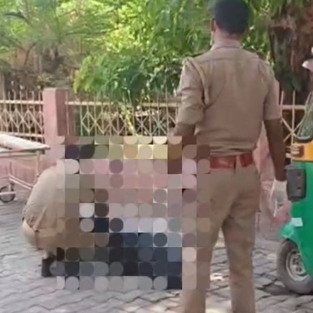 वन चेतना केंद्र के पास युवक का शव मिला:फर्रुखाबाद पुलिस ने शिनाख्त के प्रयास किए, पोस्टमार्टम के लिए भेजा