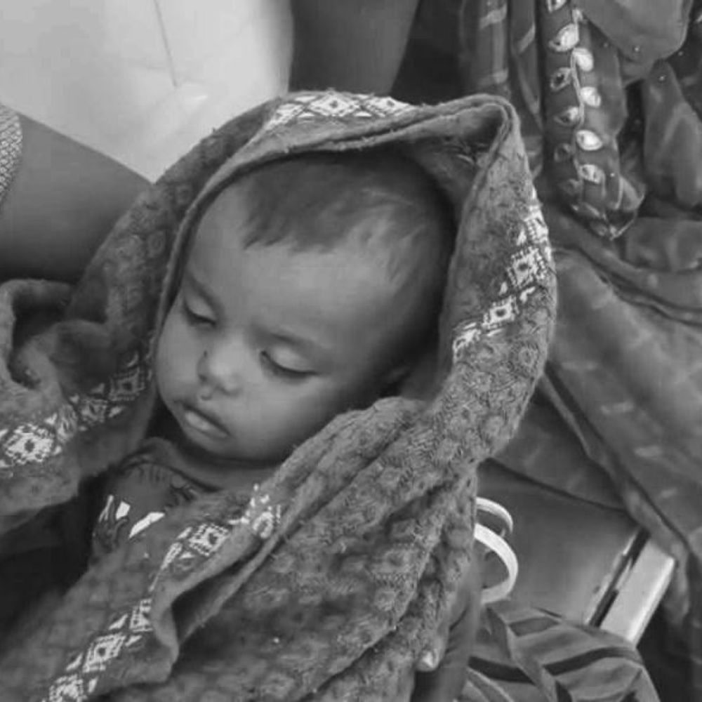 बाल्टी में डूबने से 18 महीने की मासूम की मौत:  काम पर गई थी मां, खेलते-खेलते बाल्टी में गिरी; डॉक्टरों ने मृत घोषित किया – Maihar News