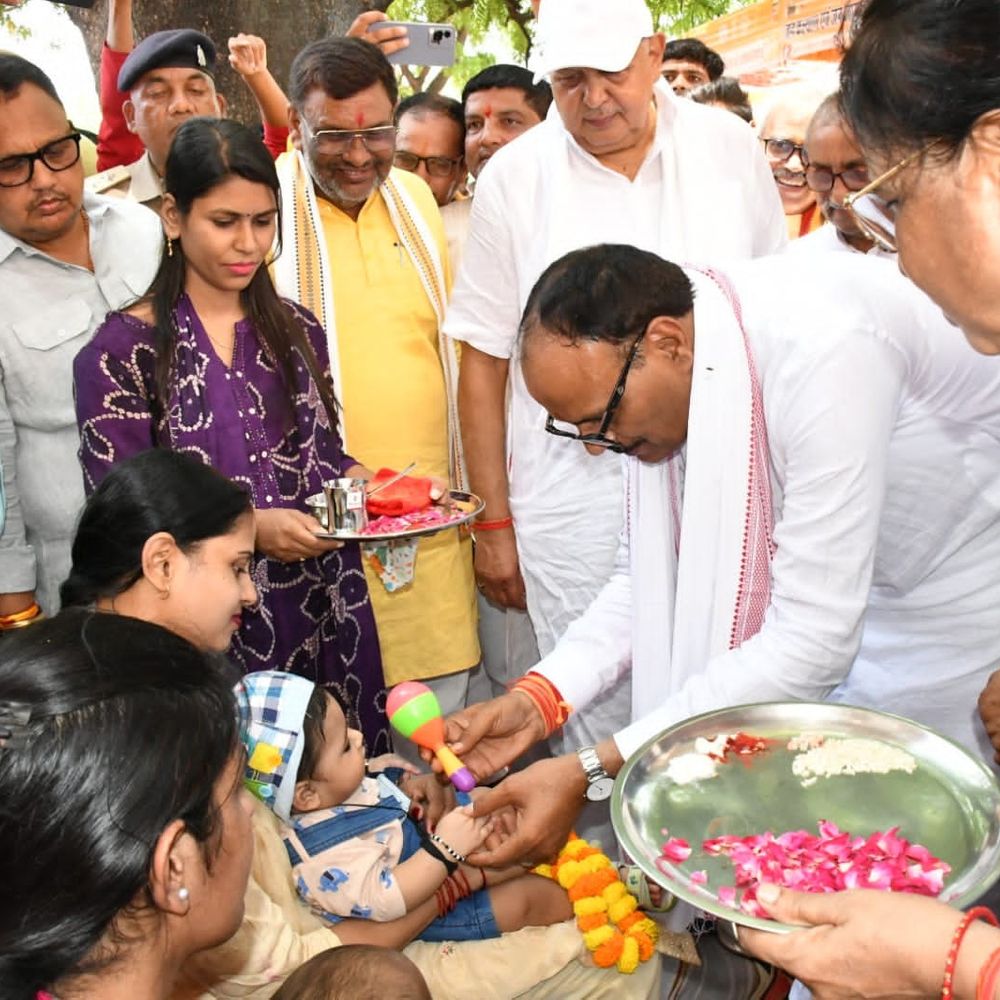 उप मुख्यमंत्री बृजेश पाठक ने योग कक्ष का शुभारंभ किया:विकास कार्यों की समीक्षा की, मेडिकल कॉलेज में फैकल्टी में रिक्त पदों को भरने के निर्देश
