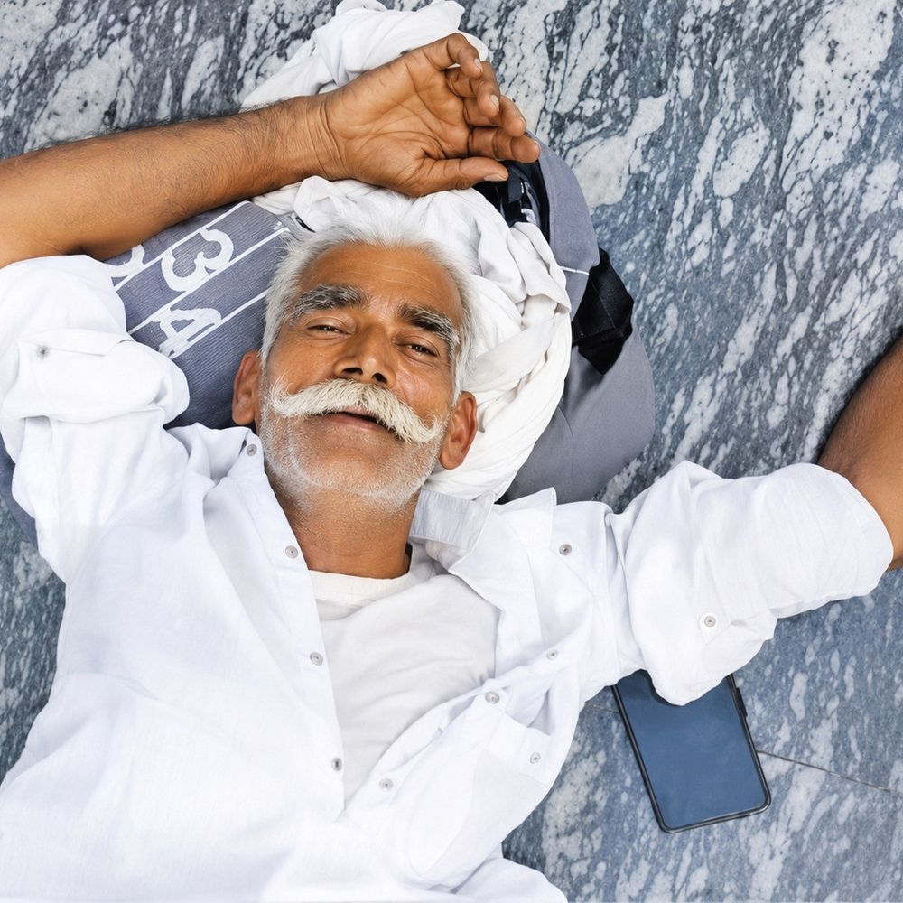 बेटा गिड़गिड़ाता रहा...‘साहब, पिता की जान चली जाएगी’:सिपाही एक घंटे तक चालान पर अड़ा रहा; बाइक की चाबी छीनी, इलाज में देरी से मौत