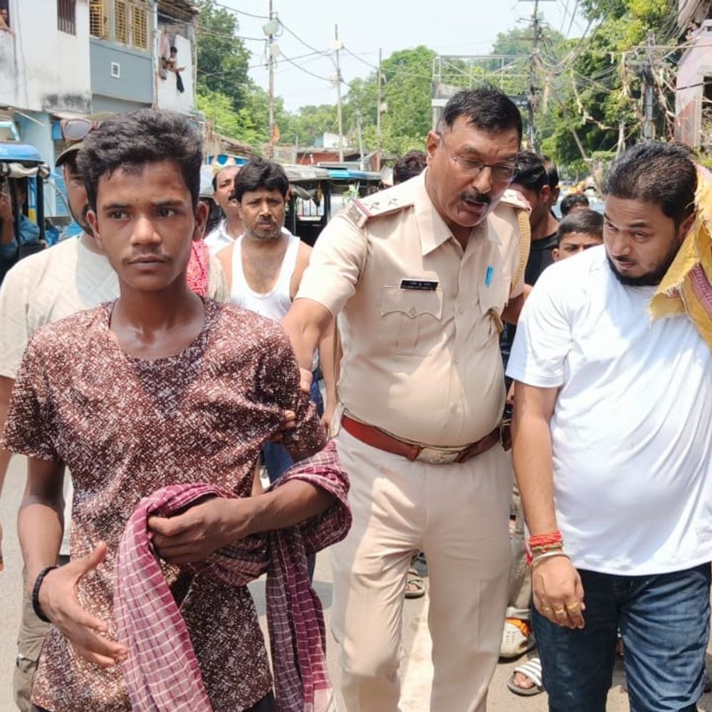 भागलपुर में इंडक्शन की चोरी कर रहे युवक धराया:दुकानदारों ने दबोचा, सीसीटीवी फुटेज के आधार पर पुलिस कर रही जांच