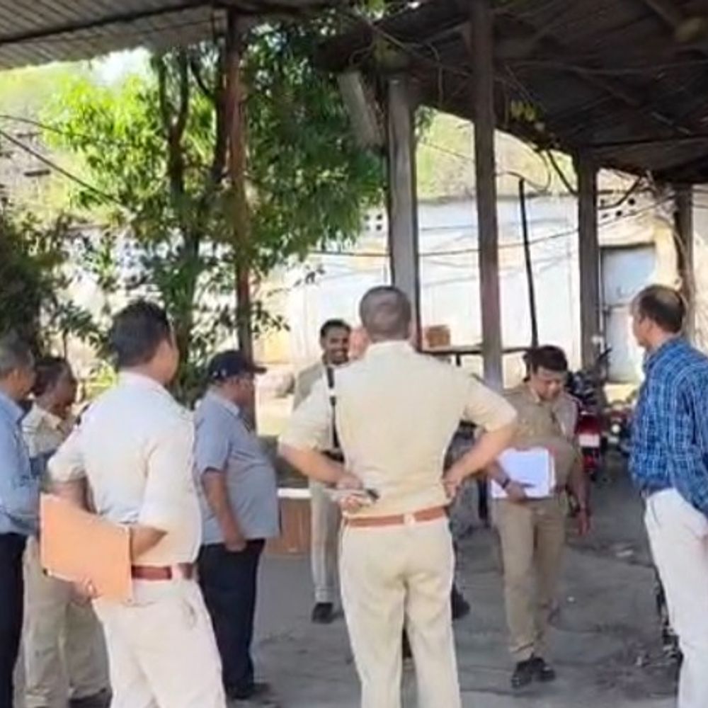 तानसी खदान में नकाबपोश बदमाशों का हमला, गार्ड घायल:छिंदवाड़ा में हथियार छीनने की कोशिश पर हुए हवाई फायर, CCTV खंगाल रही पुलिस