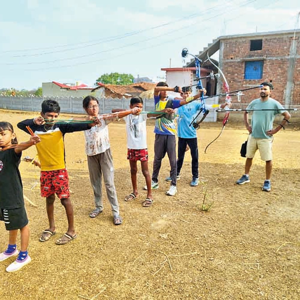 अब ग्रामीण प्रतिभाओं को मिलेगा मंच लिटिया में शुरू हुई तीरंदाजी एकेडमी