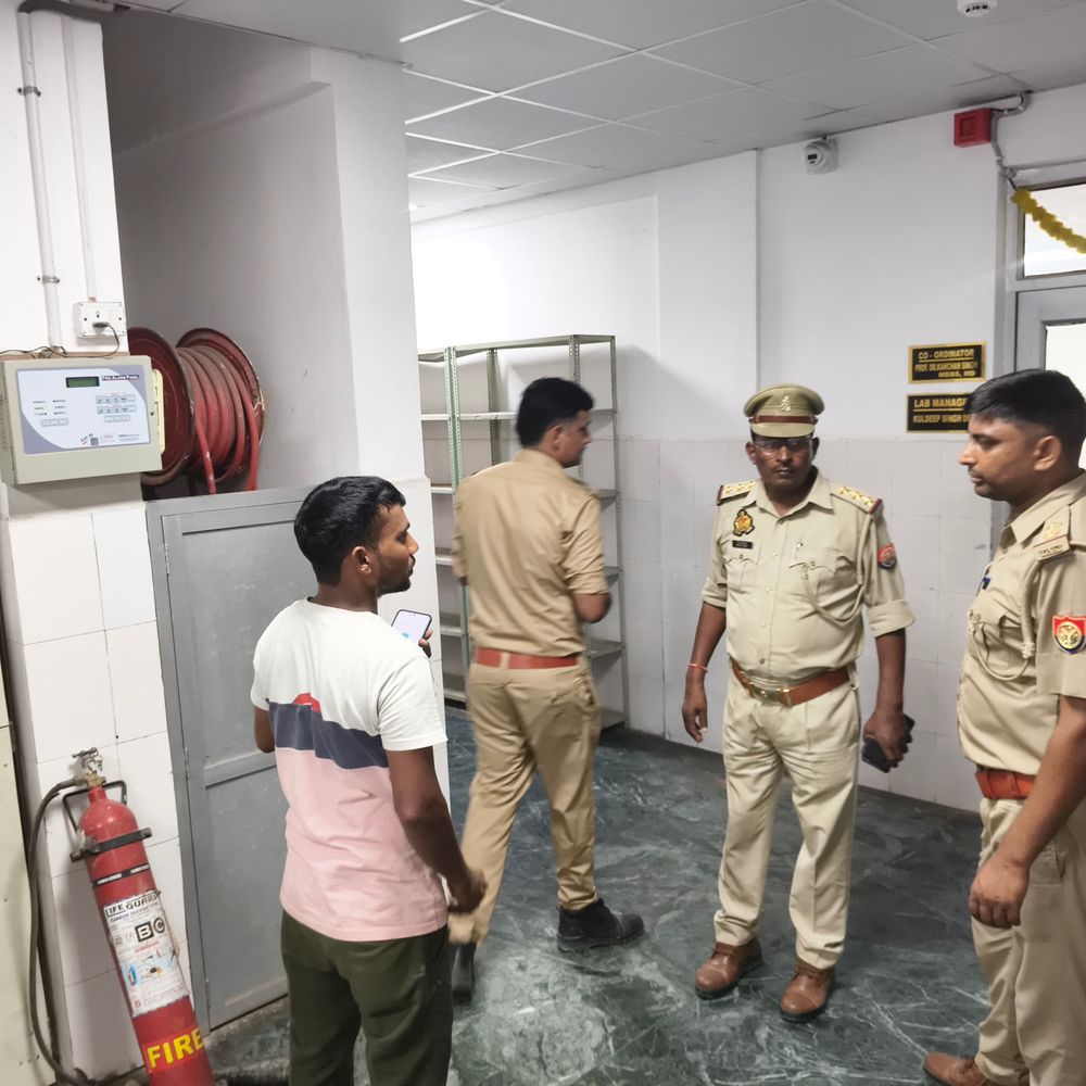 हरदोई मेडिकल कॉलेज में फायर सिस्टम दुरुस्त, पर ऑपरेटर नहीं:अग्निशमन विभाग के निरीक्षण में मिलीं खामियां, मरीजों की सुरक्षा पर सवाल