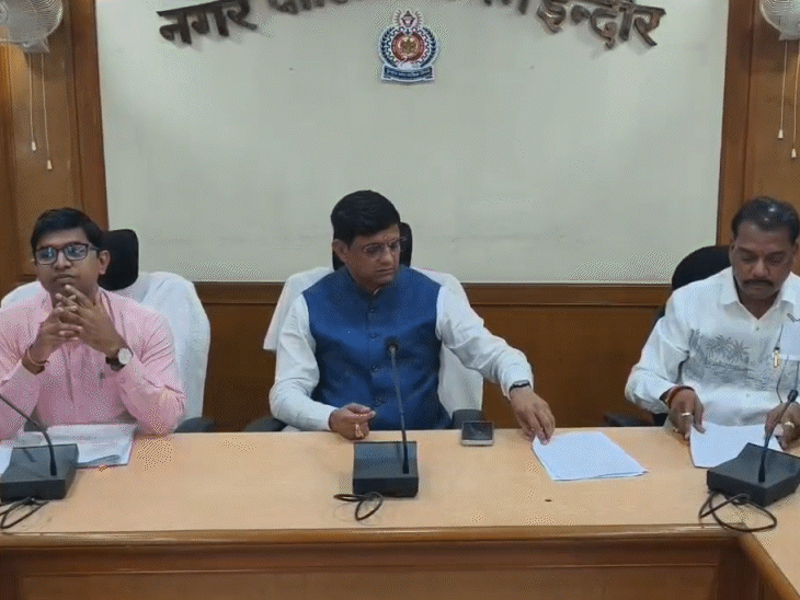 बिना निगम अनुमति सिनेमाघरों में चल रहे विज्ञापनों पर शिकंजा:मेयर इन काउंसिल का फैसला; लाइसेंस फीस तय होगी, कई अहम प्रस्तावों को मंजूरी