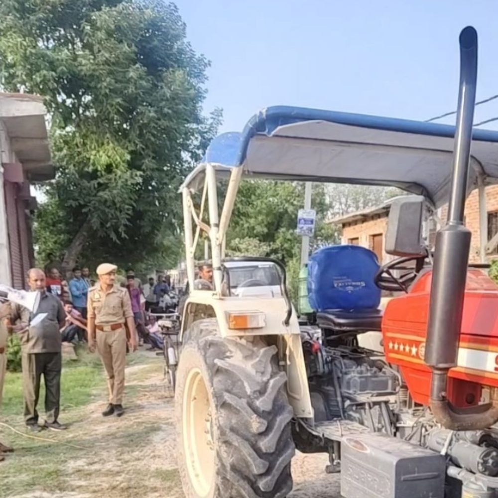 हरदोई में गैंगस्टर आरोपी की संपत्ति कुर्क:पांच लाख का महिंद्रा स्वराज ट्रैक्टर जब्त, अपराध से अर्जित संपत्ति पर कार्रवाई