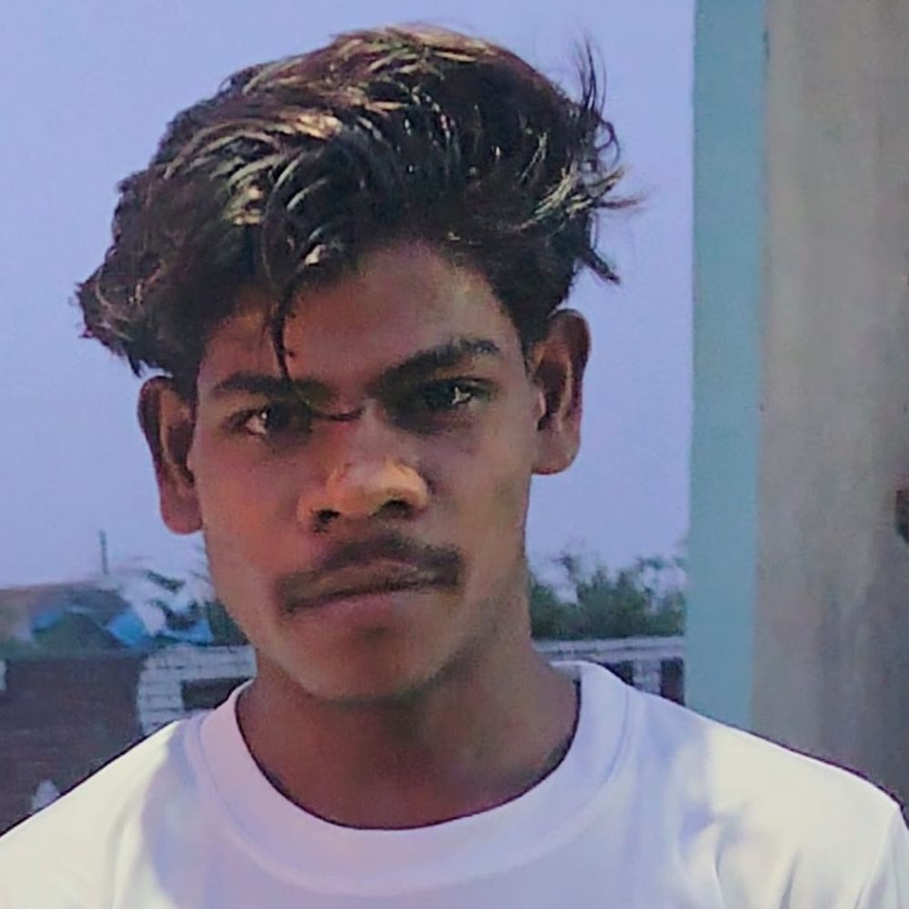 हाथरस में सड़क हादसे में कोल्ड स्टोरेज कर्मचारी की मौत:अज्ञात वाहन ने मारी टक्कर, पुलिस ने शव पोस्टमार्टम को भेजा