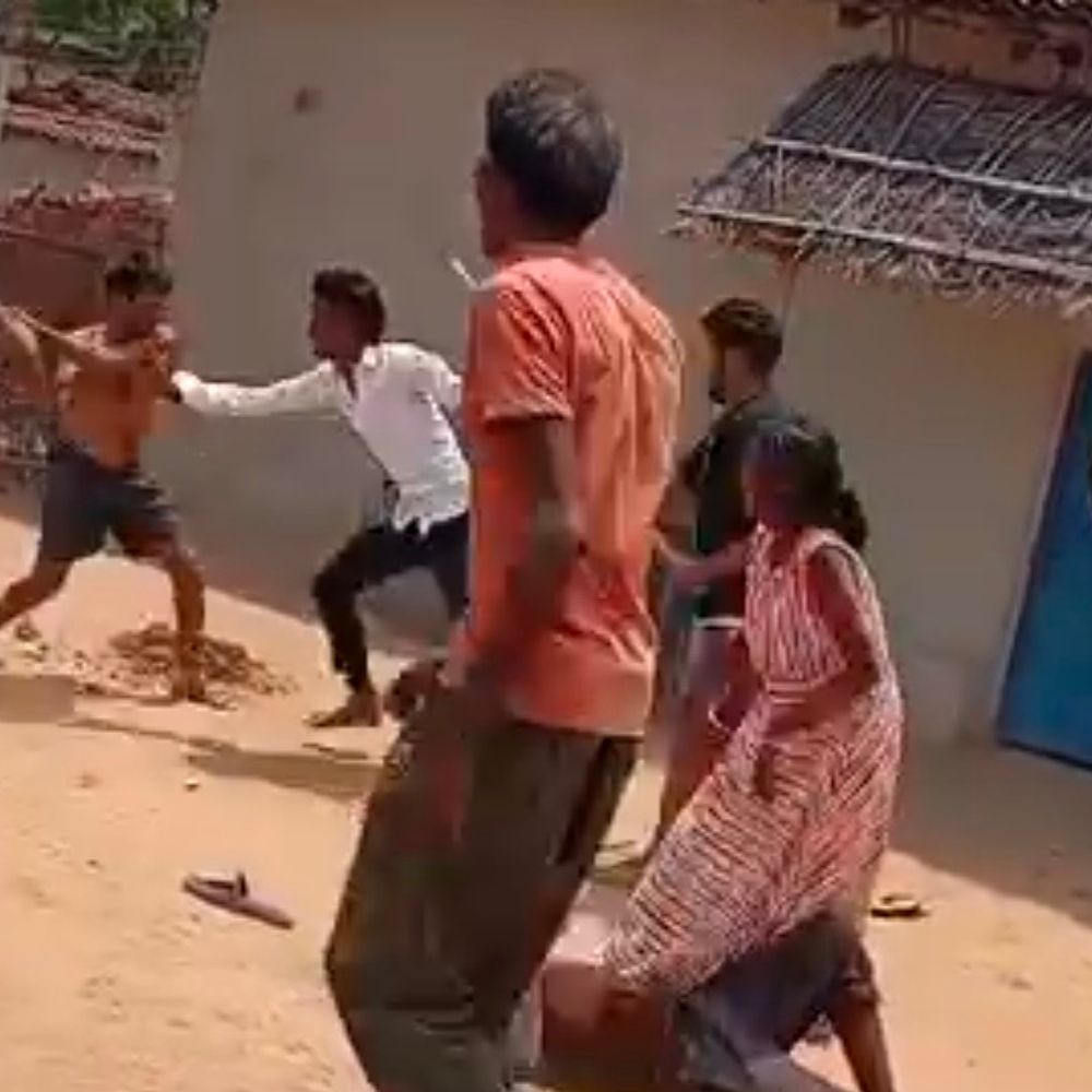 सीधी में जमीनी विवाद में चले लाठी-डंडे:एक ही परिवार के 5 लोग घायल, पुलिस दोनों पक्षों के बयान दर्ज कर रही