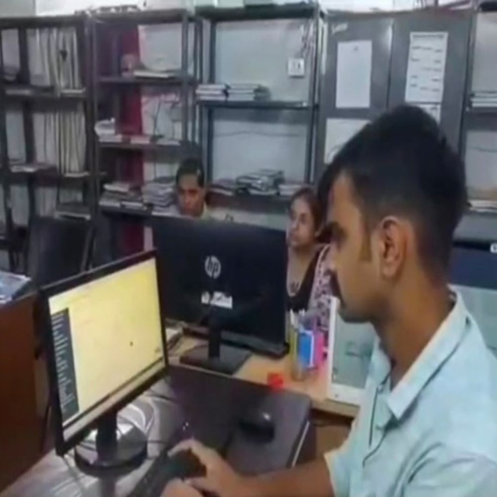 सुल्तानपुर में रेलवेकर्मी से ₹1.41 लाख की साइबर ठगी:ऑनलाइन वजन घटाने के नाम पर लिए रुपए, कोर्ट के आदेश पर केस दर्ज
