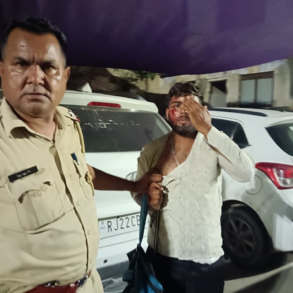 सब्जी लेने निकली युवती से छेड़छाड़, युवक गिरफ्तार