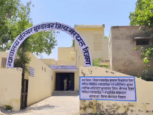 खैरथल-तिजारा में पूर्व महिला सरपंच को 3 साल की जेल:फर्जी टीसी-जाति प्रमाण पत्र लगाकर लड़ा था चुनाव, 11 साल बाद कोर्ट ने सुनाई सजा