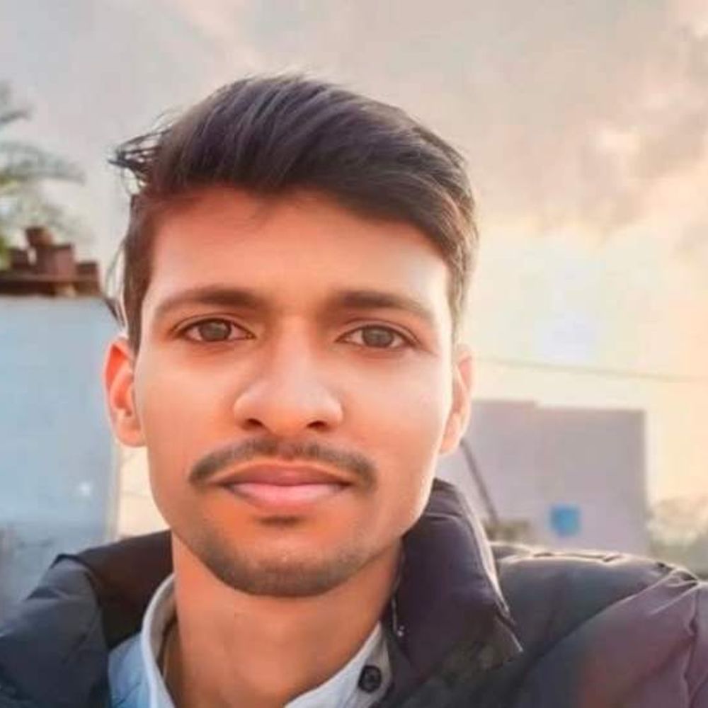 नगर निगम कर्मचारी ने घर की छत पर लगाई फांसी:10 वर्षीय बच्चे ने देखा शव, मायके गए थे पत्नी और बच्चे; परिजनों से पूछताछ