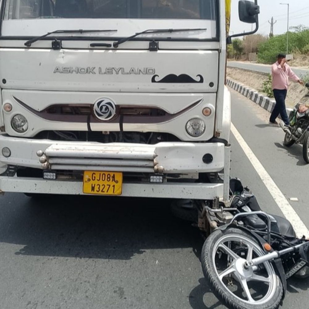 पाली में पति की आंखों के सामने पत्नी की मौत:शादी समारोह से लौटकर घर जा रहे थे, बीच रास्ते ट्रक ने मारी टक्कर