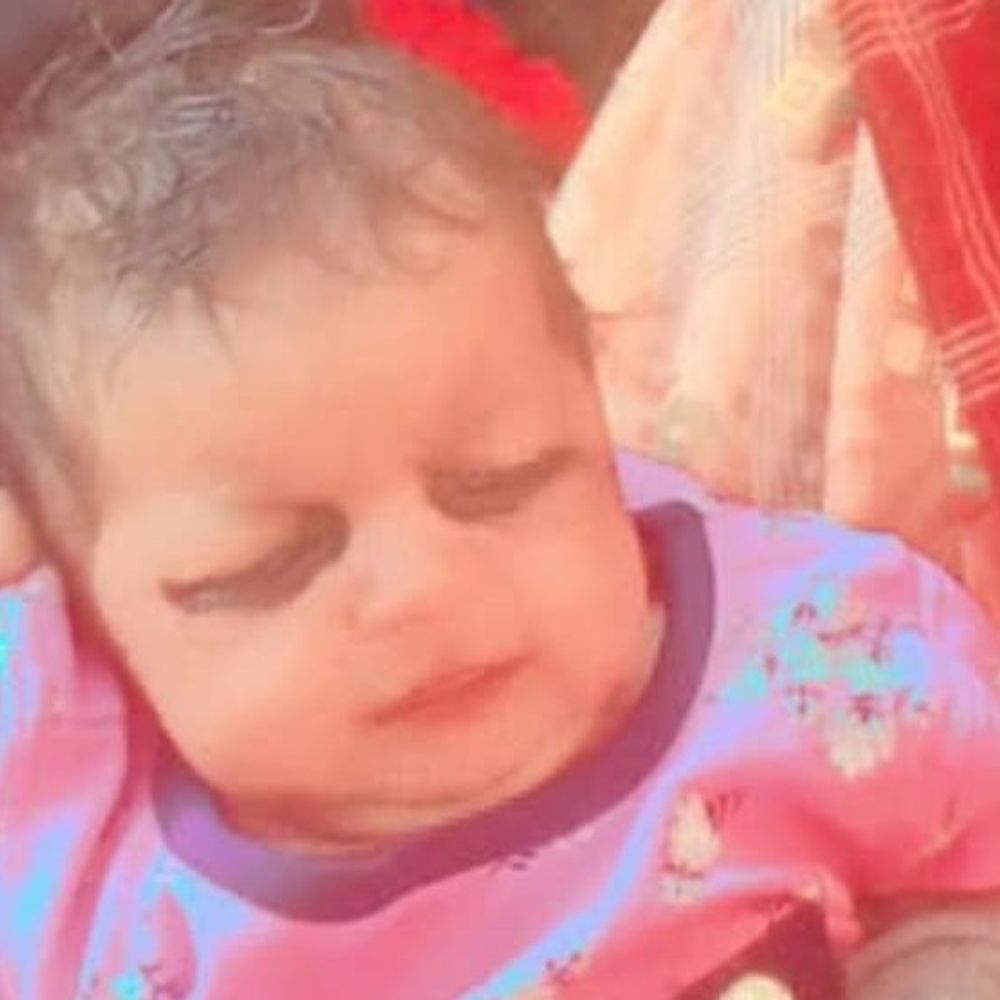 हाथरस में वैक्सीनेशन के बाद बच्ची की मौत:पिता का दावा- इंजेक्शन लगने के बाद से ही बीमार थी, 18 घंटे बाद दम तोड़ा; अधिकारी बोले- जिले में लग रही यही वैक्सीन