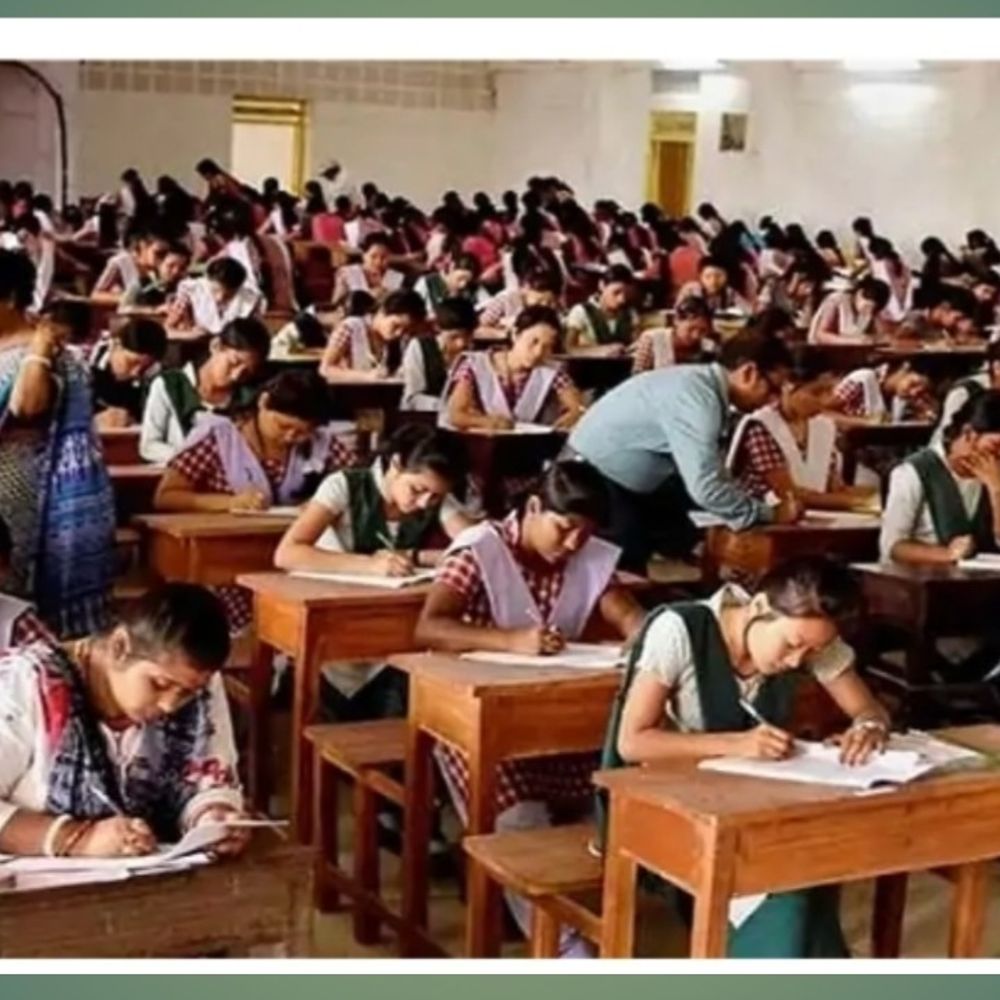 12 केंद्रों पर होगी नीट परीक्षा, 6205 अभ्यर्थी देंगे परीक्षा:मऊ में AI और CCTV से होगी निगरानी, 2 बजे से होगा एग्जाम