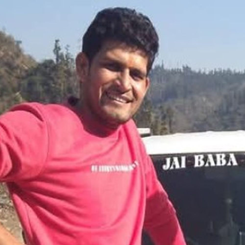 'समय पर इलाज मिलता तो बेटा बच जाता':बागपत में पंकज के पिता ने दोषियों पर कठोर कार्रवाई की मांग की, पत्नी रो-रोकर बेहोश