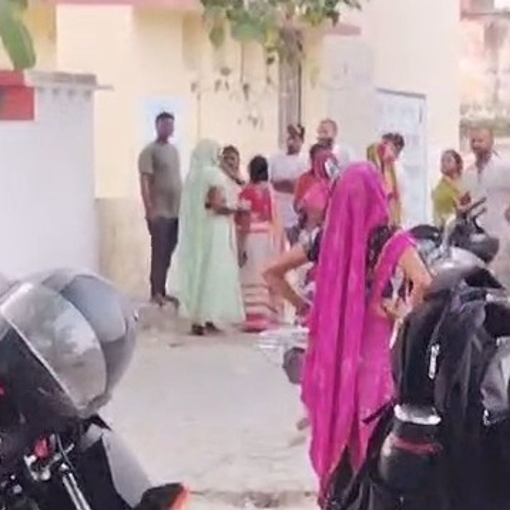 उन्नाव जिला अस्पताल चौकी के पास दो पक्षों में विवाद:VIDEO आया सामने, आरोपियों की पहचान करने में जुटी पुलिस