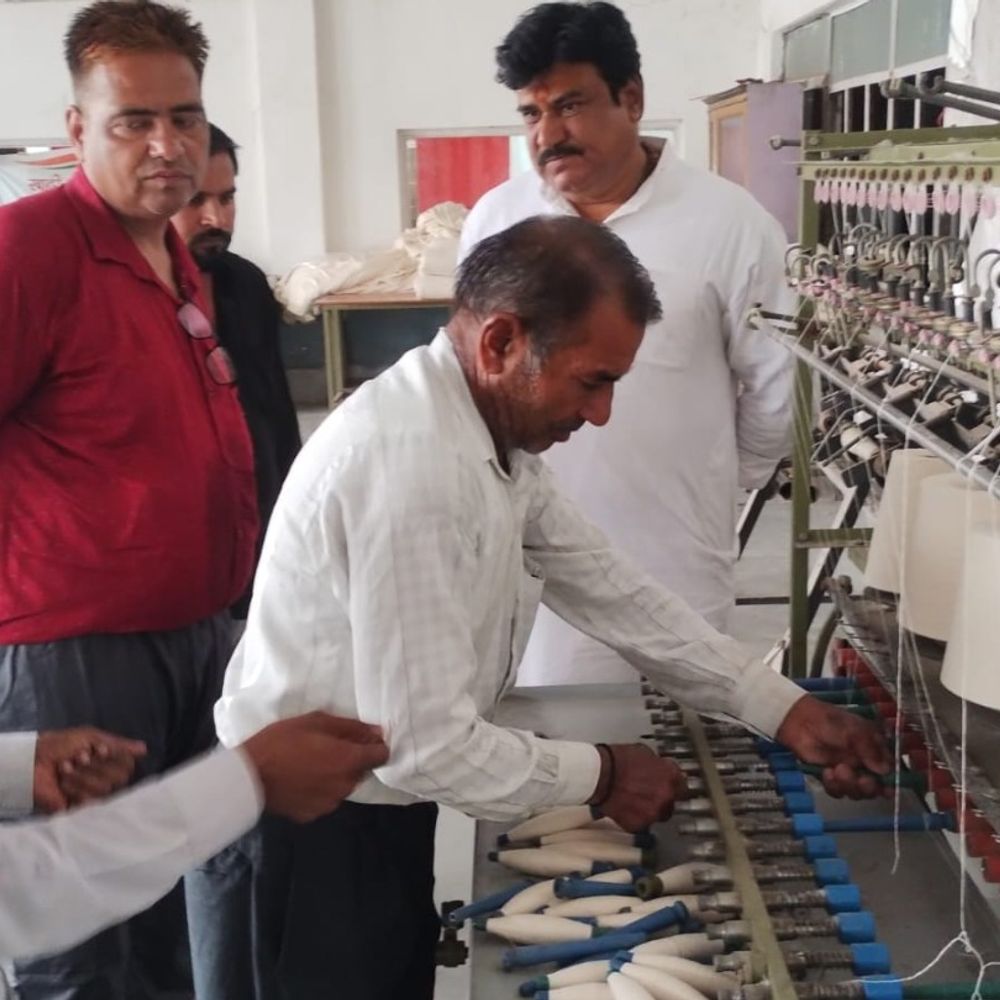 देवास में खादी उद्योग को मिलेगी नई रफ्तार:  जल्द स्थापित होगा पोनी प्लांट और प्रोसेस यूनिट; खादी एवं ग्रामोद्योग बोर्ड अध्यक्ष पहुंचे – Dewas News