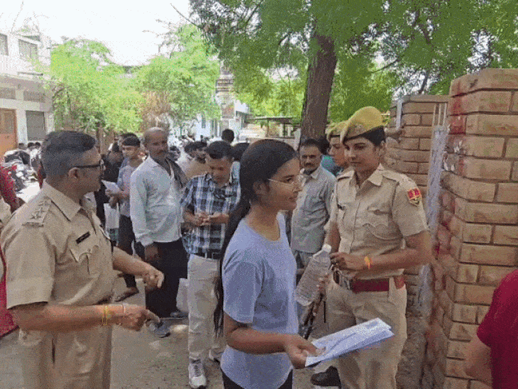 सेना की निगरानी में परीक्षा सेंटर पर पहुंचे नीट पेपर:थ्री-लेयर चैकिंग के बाद मिली कैंडिडेट्स को एंट्री, 8 सेंटर्स पर 3475 परीक्षार्थी रजिस्टर्ड