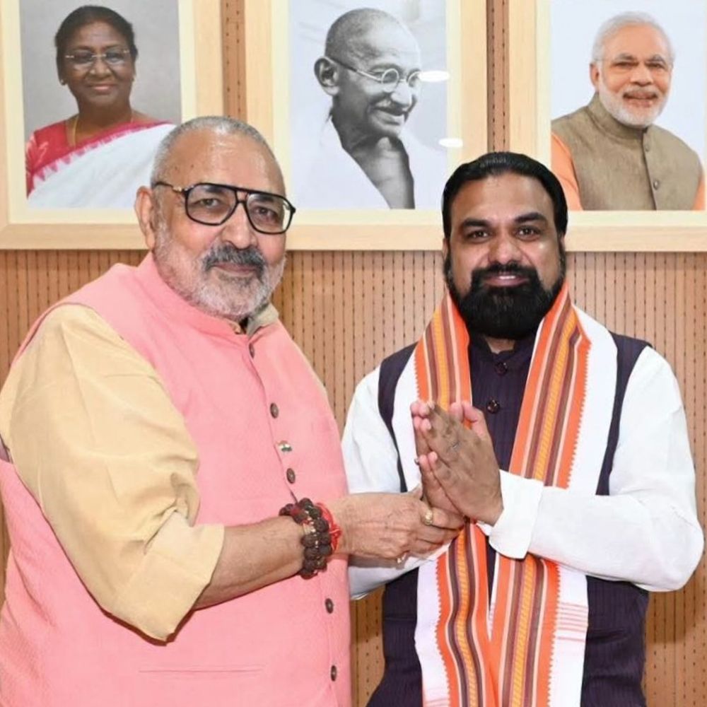 बेगूसराय के सभी प्रखंडों में नए डिग्री कॉलेज की मांग:केंद्रीय मंत्री गिरिराज ने सीएम से की मुलाकात, क्षेत्र के विकास की रणनीति पर हुई चर्चा