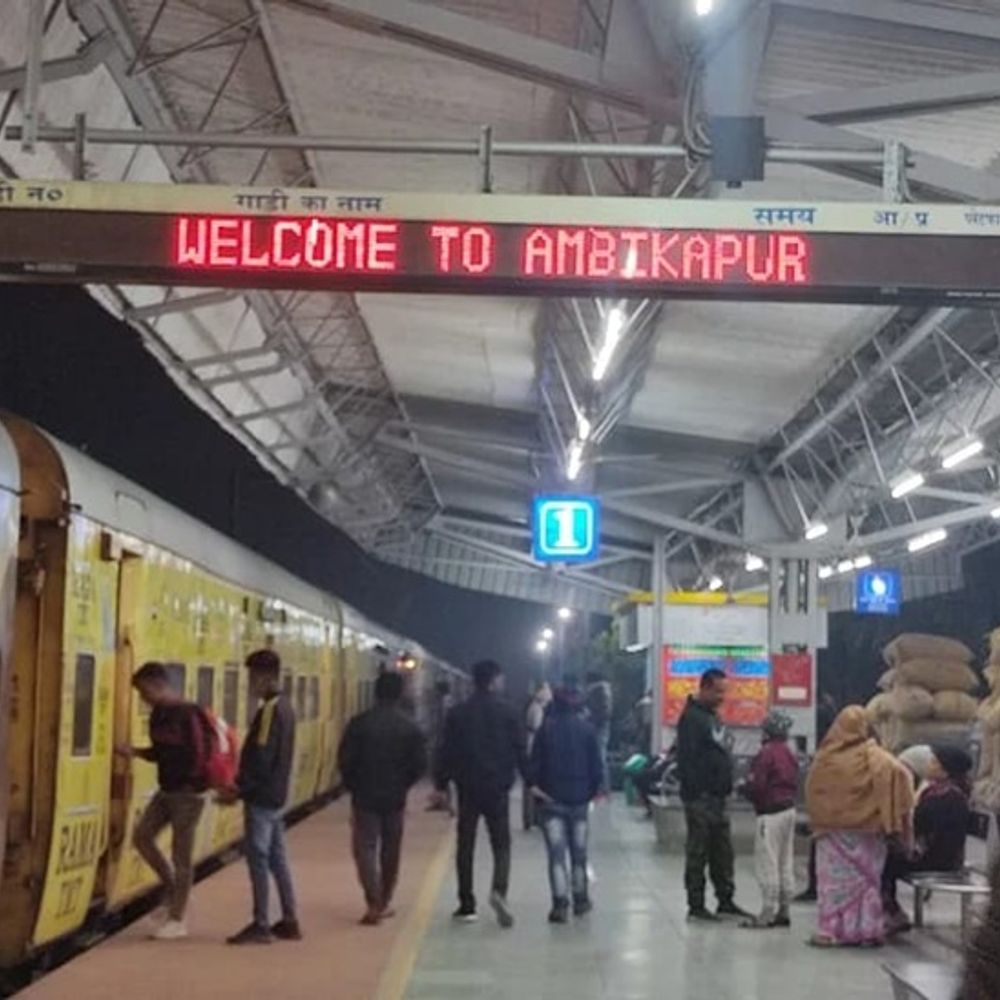 अंबिकापुर-निजामुद्दीन एक्सप्रेस अब सप्ताह में दो दिन चलेगी:साप्ताहिक ट्रेन का फेरा बढ़ने से बड़ी राहत, संभाग के यात्रियों को मिलेगी सुविधा