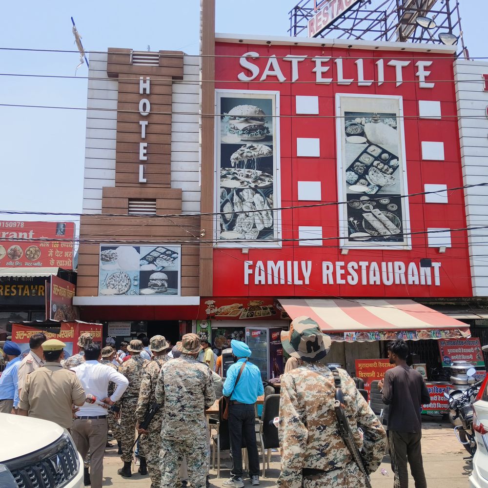 लखनऊ अग्निकांड के बाद बरेली में अलर्ट, 2 होटल सील:कोचिंग सेंटरों की शुरू हुई जांच, सिटी सेंटर एलए मॉल भी रडार पर, लिफ्ट हादसे पर BDA वीसी ने लगाई फटकार