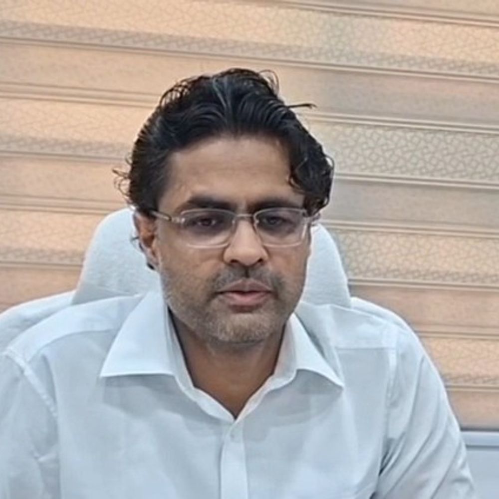 लखनऊ अग्निकांड के बाद अमरोहा प्रशासन का बड़ा एक्शन:बिना फायर NOC वाले कोचिंग सेंटर, बैंक्वेट हॉल होंगे सील