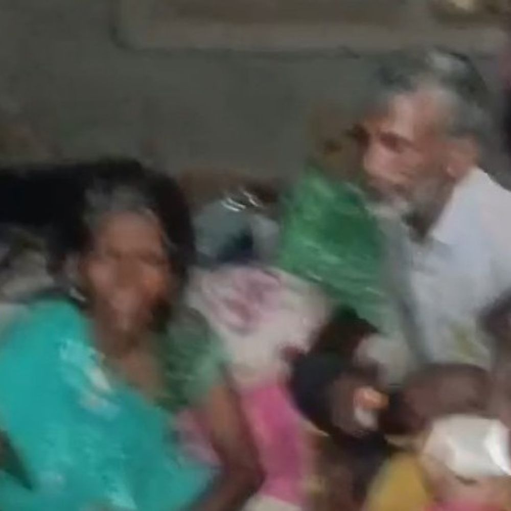 एटा में सूने घर को निशाना बनाकर लाखों की चोरी:नकदी समेत जेवरात ले गए बदमाश, आरोपियों की तलाश में टीमें गठित