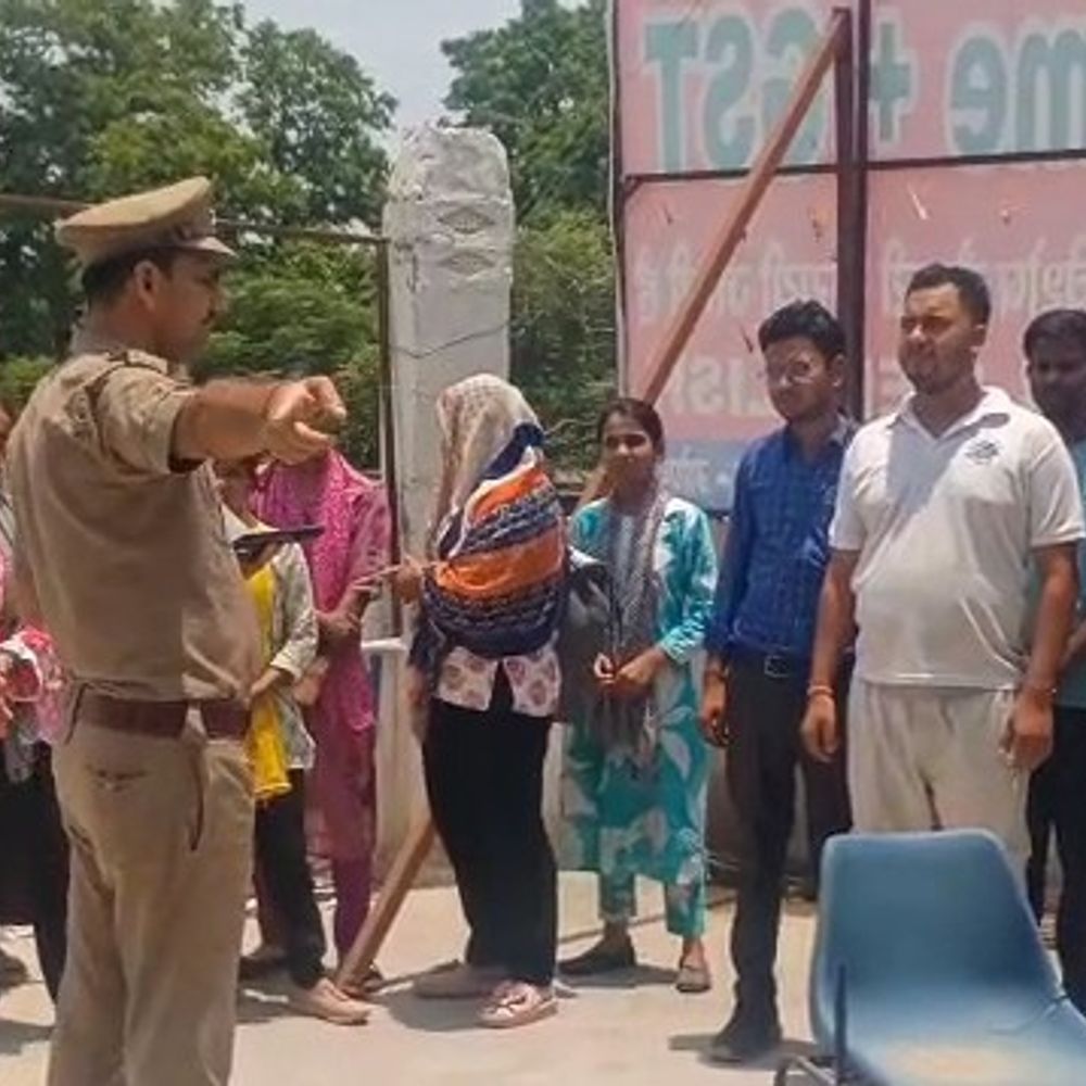 लखनऊ अग्निकांड बाद गोंडा में फायर विभाग की जांच शुरू:पढ़ रहे बच्चों के साथ कोचिंग और लाइब्रेरी में मॉक ड्रिल