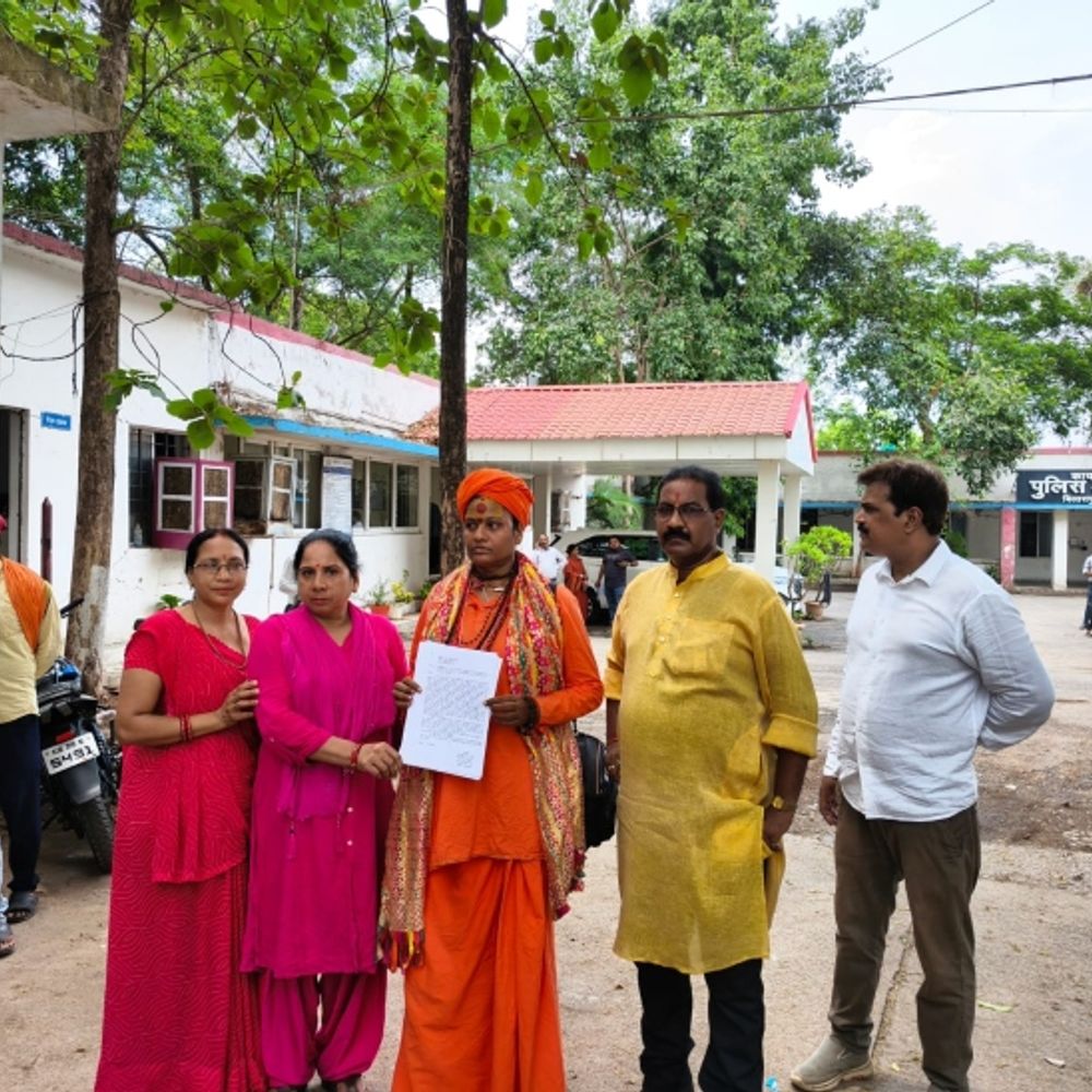 साध्वी पद्मिनीपुरी बोलीं- नगर पालिका अध्यक्ष ने हाथ पकड़ा:लवकुश कश्यप पर पीछा और अपमानित करने का आरोप;एक्शन होने पर SSP से की शिकायत