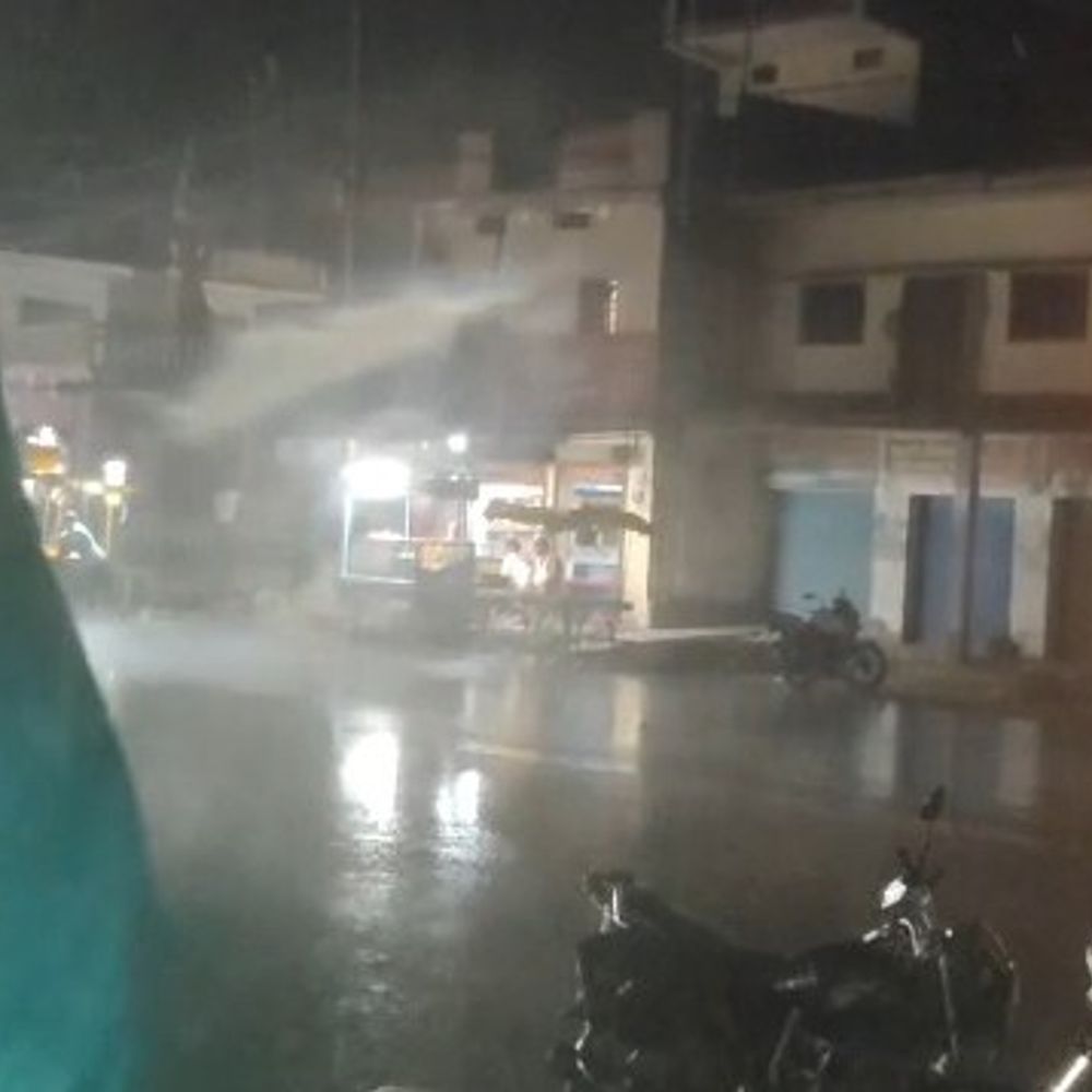 आजमगढ़ में बारिश के बाद भी नहीं गिरा तापमान:प्रदेश के 7 जिलों में और बारिश का अलर्ट, 32 जिलों में हीटवेव का अलर्ट