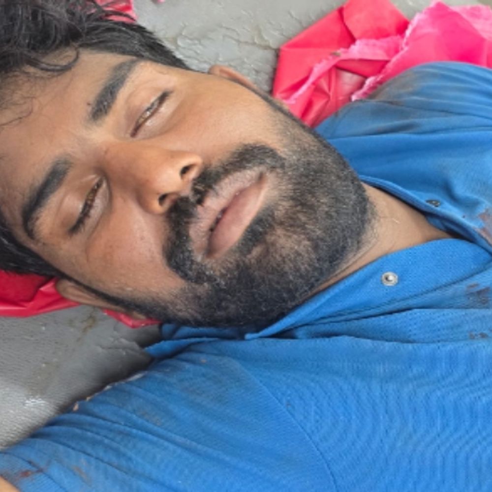 जयपुर में युवक ने की सुसाइड की कोशिश:रोड पर लहूलुहान हालत में पड़ा मिला, भाई से नाराज होकर ब्लेड से काटी कलाई