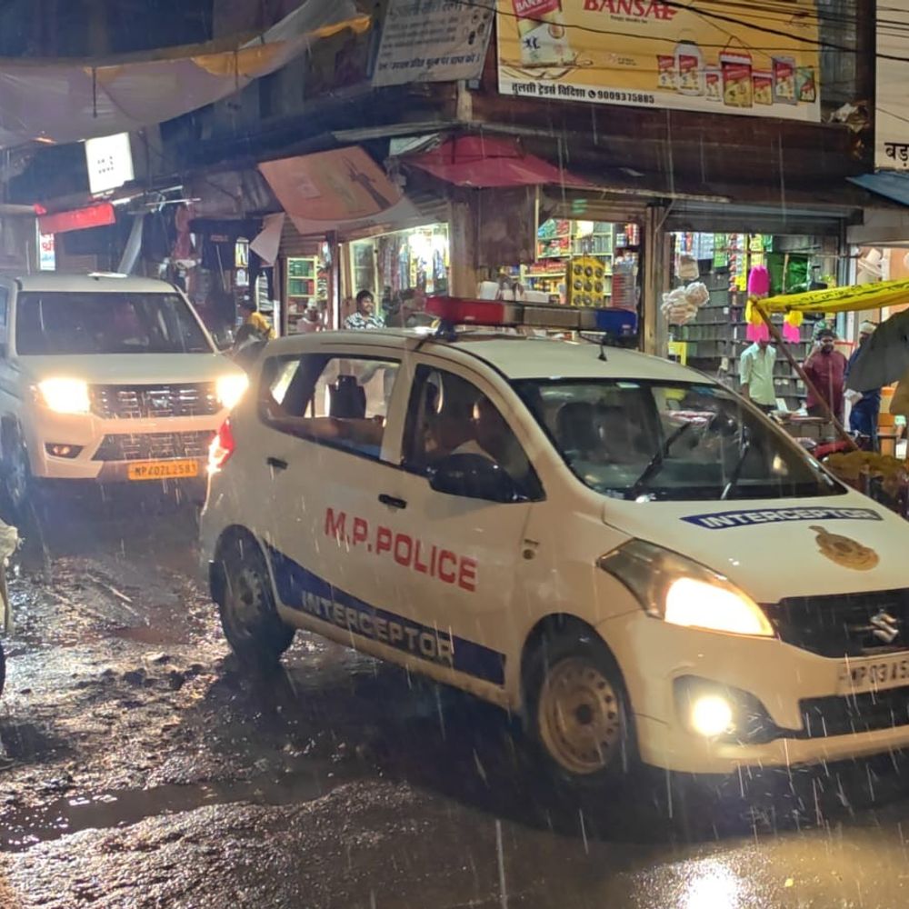 मोहर्रम को लेकर विदिशा में पुलिस अलर्ट, फ्लैग मार्च निकाला:शांति समिति की बैठकें हुई, भाईचारा बनाए रखने की अपील