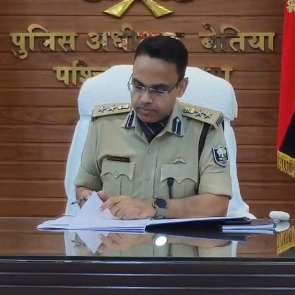 बेतिया में नाबालिग सहेली और प्रेमी गिरफ्तार:खुशी मर्डर केस का पुलिस ने किया खुलासा, SP ने दी जानकारी