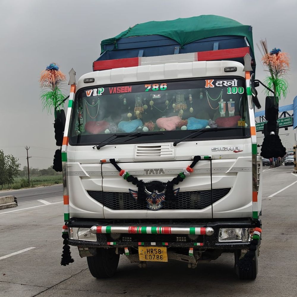 खनन माफियाओं पर प्रशासन का बड़ा एक्शन, 64 वाहन पकड़े:मुजफ्फरनगर में 27.60 लाख का जुर्माना, ट्रैक्टर-ट्रॉली, डंपर और ट्रकों पर कार्रवाई