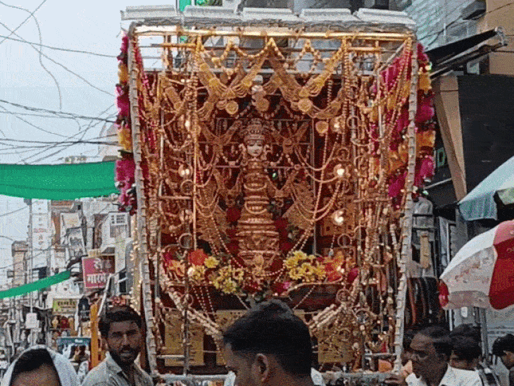 झांसी में मुहर्रम पर निकाली गई सौ साल की बुराक:जियारत को उमड़ा अकीदतमंदों का सैलाब, मातमी धुन पर कर्बला रवाना हुए ताजिया