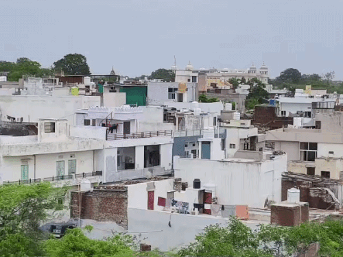 चित्तौड़गढ़ दुर्ग अतिक्रमण मामला, मकानों को नहीं होगा नुकसान:कमर्शियल निर्माणों के खिलाफ होगी कार्रवाई, लोगों ने पूछा- अगर निर्माण गलत थे तो इतने साल तक क्यों नहीं रोके गए