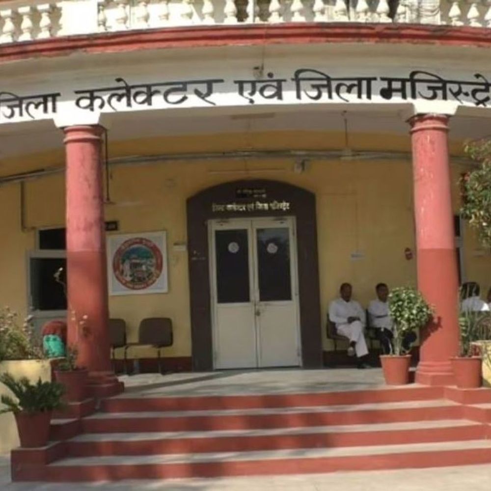 बूंदी पटवारी को 17 सीसीए नोटिस जारी:आवासीय कॉलोनी की रिपोर्ट पेश करने में देरी पर कार्रवाई