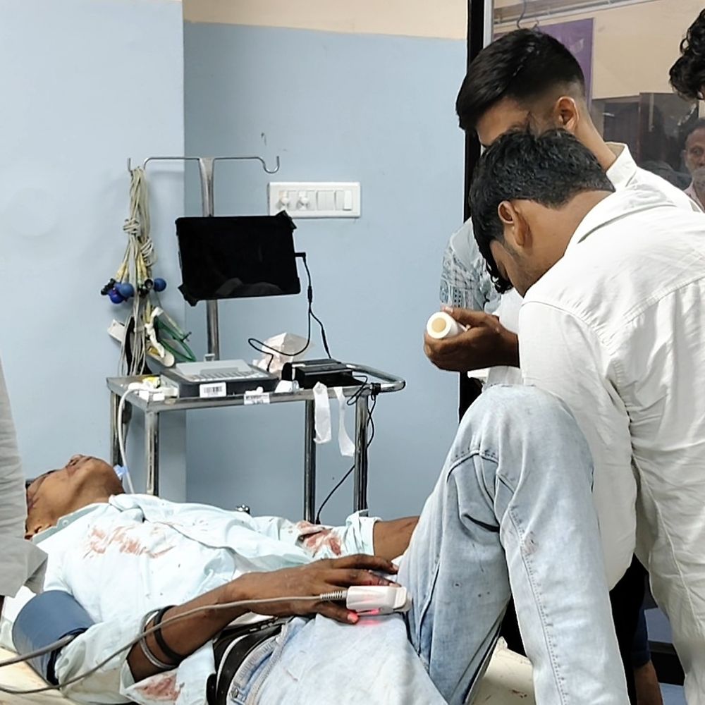 नालंदा में ट्रेन की चपेट में आया युवक:यूपी से गर्लफ्रेंड से मिलने पहुंचा था, इयरफोन लगाकर रेलवे ट्रैक क्रॉस करते समय हुआ हादसा