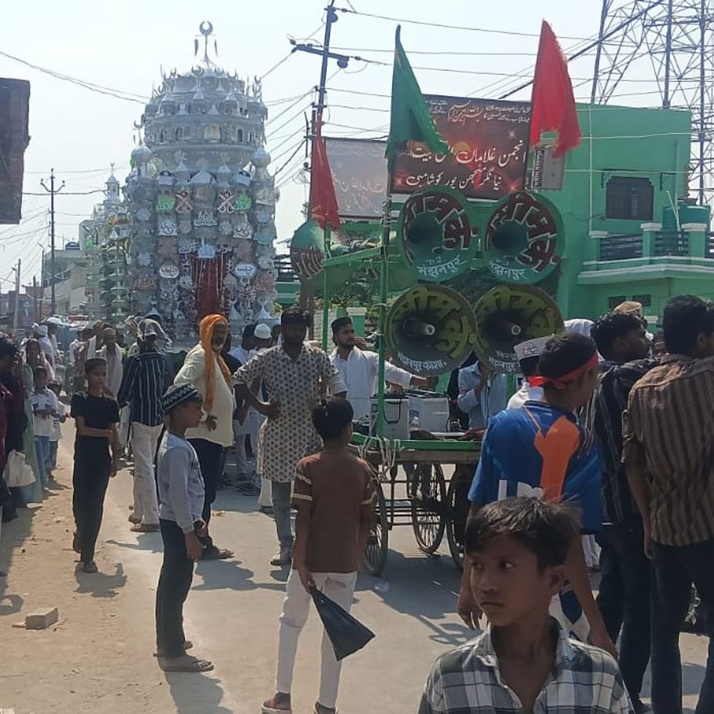 कौशांबी में मुहर्रम का जुलूस शांतिपूर्वक संपन्न:हजारों अकीदतमंद हुए शामिल, 400 स्थानों से ताजिया निकलीं