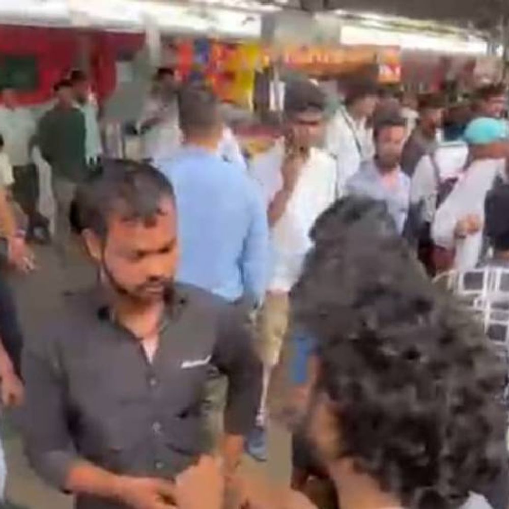 चलती ट्रेन में यात्री चिल्लाया- ‘मुझे सांप ने काट लिया’:  जबलपुर पहुंचते ही कोच में की चेकिंग; बोला- सांप था या चूहा, मुझे पता नहीं – Jabalpur News