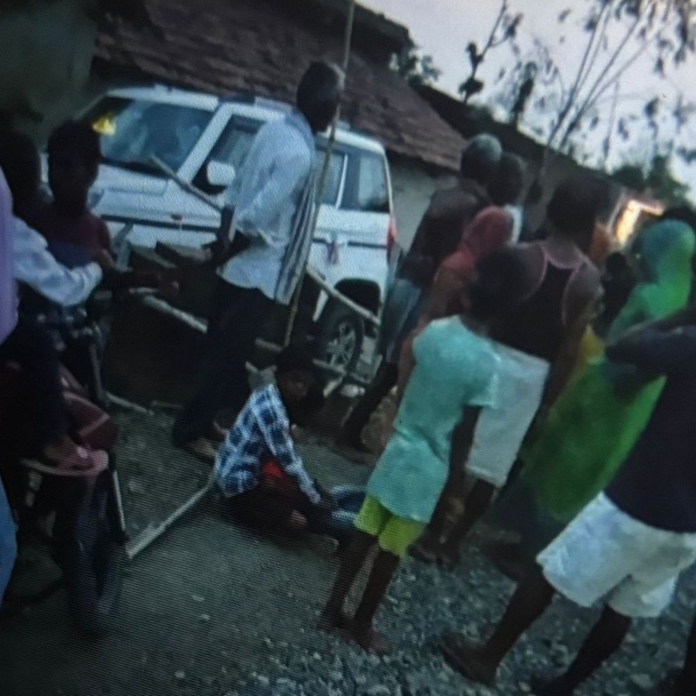 सतना में तेज रफ्तार बोलेरो बाड़ी तोड़कर घर में घुसी:  बुजुर्ग महिला की मौत, मैहर अस्पताल में तोड़ा दम; मासूम समेत तीन घायल, आरोपी फरार – Maihar News