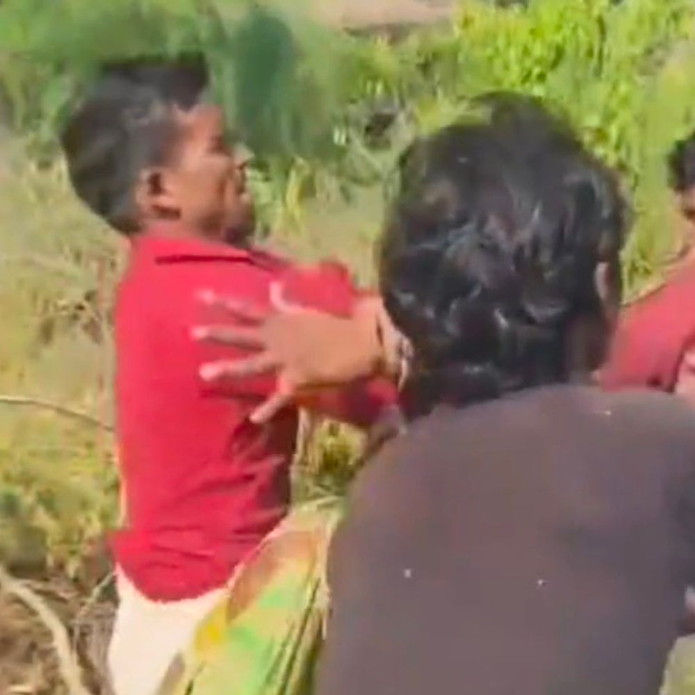 हरदोई में जमीन के विवाद में मारपीट, VIDEO:महिला और उसके परिवार वालों को पीटा, शिकायत के बाद भी कार्रवाई नहीं