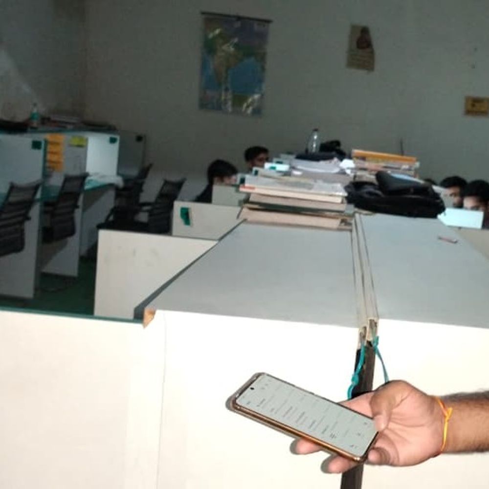 इटावा में अग्निशमन जांच से पहले कोचिंग सेंटर बंद:कई सेंटरों पर ताले, सिर्फ सात के पास फायर NOC