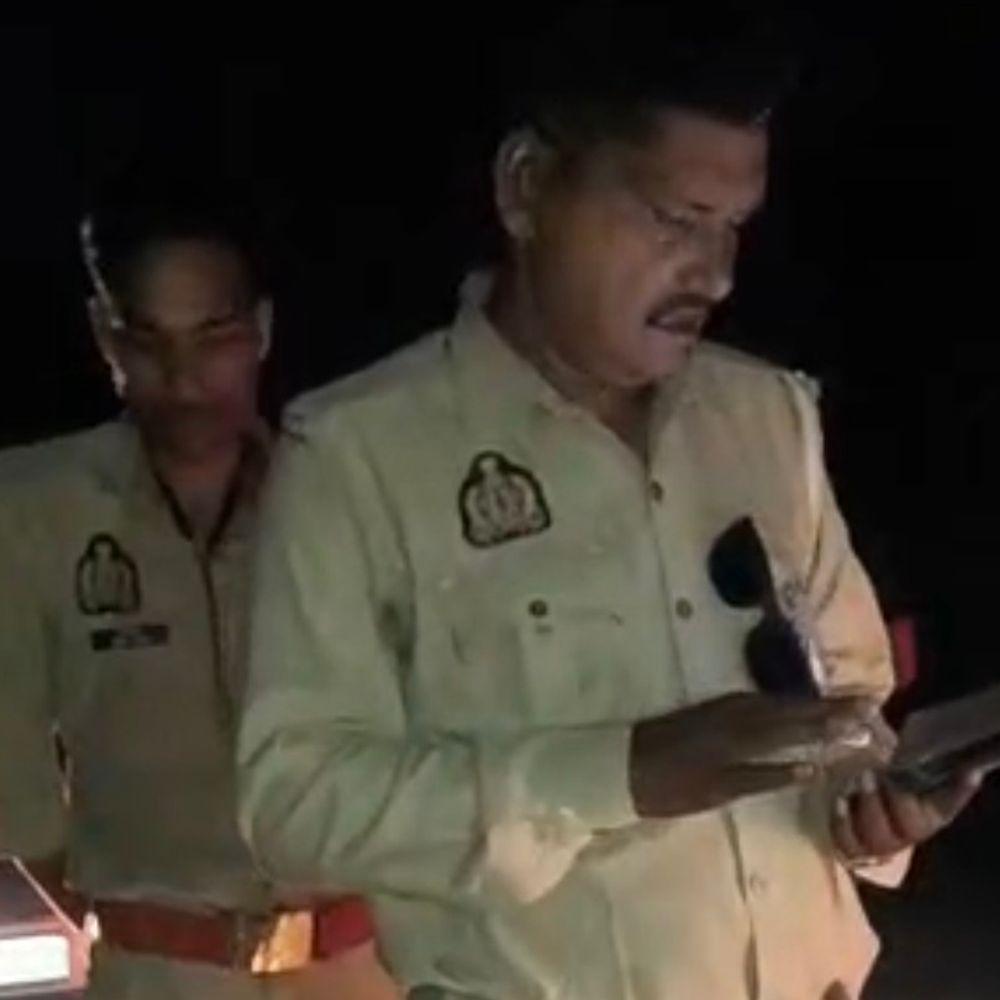 कौशांबी में अज्ञात वाहन की टक्कर से होमगार्ड की मौत:कड़ा धाम कोतवाली में तैनात था जवान, इलाज के दौरान तोड़ा दम