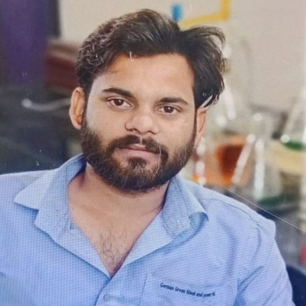 लैब टेक्नीशियन की मौत मामला, परिजनों ने हत्या का आरोप:कंपनी के एचओडी पर साजिश रचने का आरोप, GRP में दी शिकायत