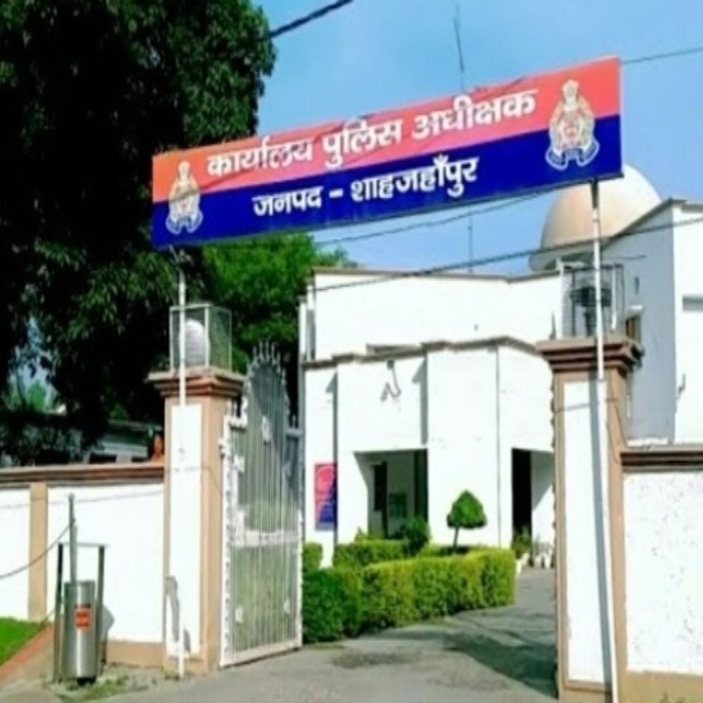 शाहजहांपुर में 4 पुलिसकर्मी लाइन हाजिर:दरोगा समेत दो तिलहर की नगरिया चौकी से, दो सदर थाने से हटाए गए